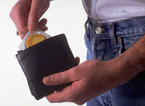 Lo ngại về việc bao cao su bị tuột hoặc rách