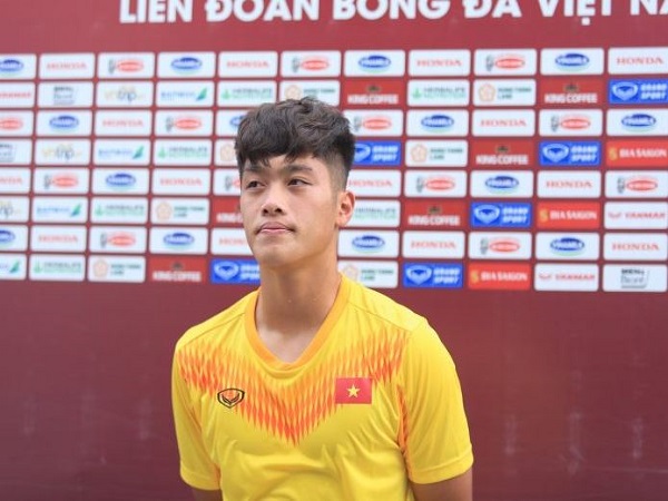 Nguyễn Quốc Việt là cầu thủ trẻ tuổi nhất đội tuyển Việt Nam hiện tại