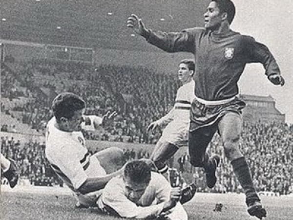 Số áo Eusebio tại đội tuyển Bồ Đào Nha