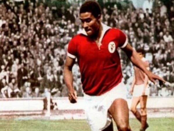 Số áo huyền thoại của Eusebio