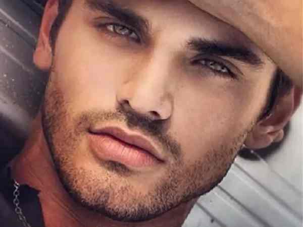 Ý nghĩa môi thuyền úp ở nam giới Ý nghĩa môi thuyền úp ở nam giới